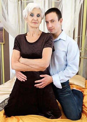 Mom and Boy Porn Pictures